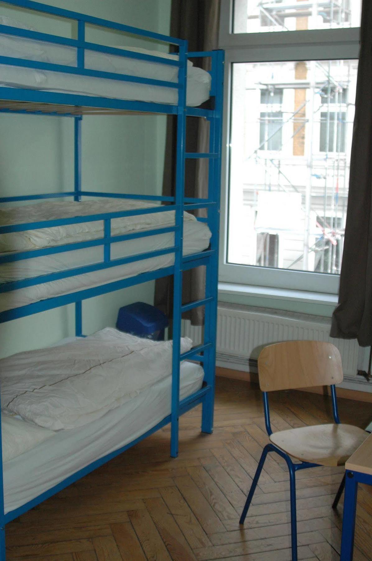 Buch-Ein-Bett Hostel Гамбург Экстерьер фото